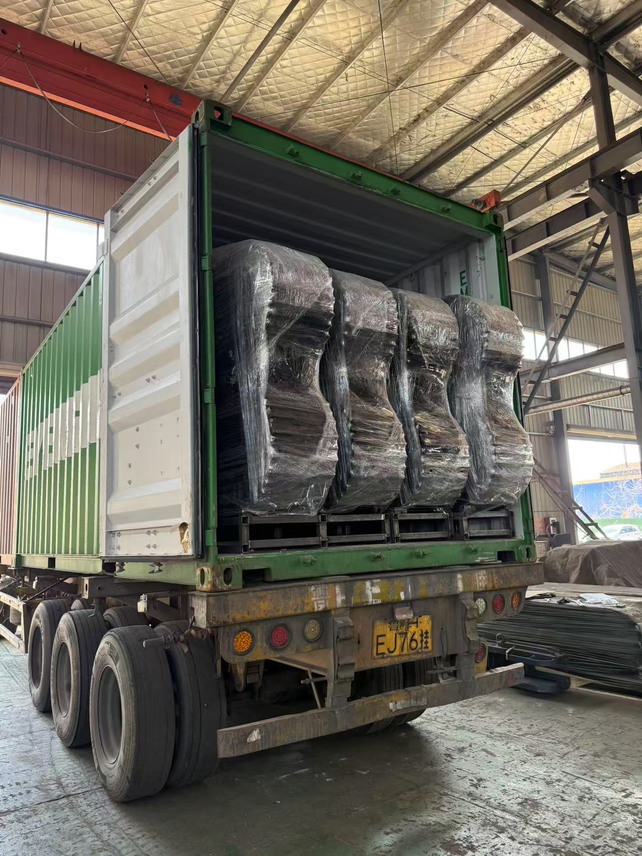 Ho&euml; kwaliteit pasgemaakte 30 ton spoor-onderstel-samestelling wat aan ons klant gestuur word